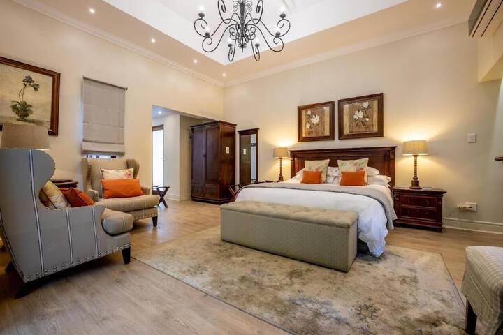 Room 16 of 77