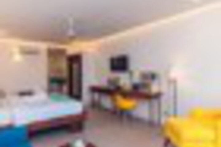 Room 32 of 174