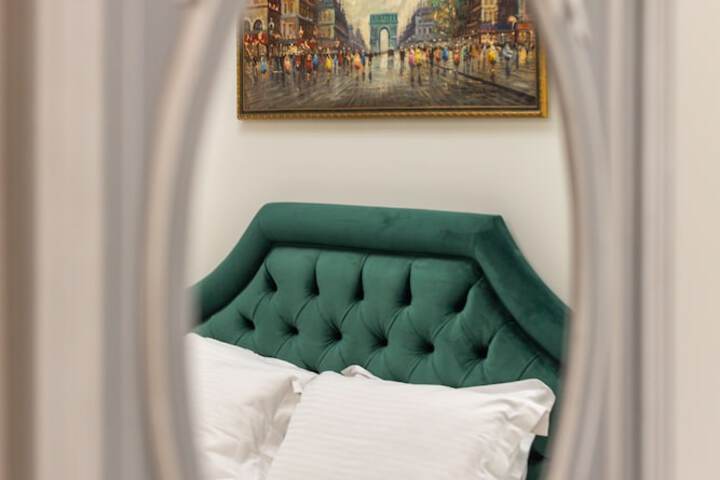 Room 12 of 66