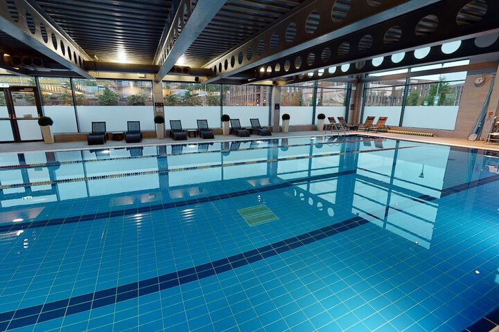 Hotel Pool