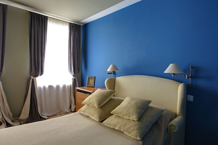 Room 9 of 114