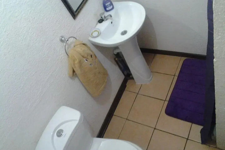Room 7 of 9