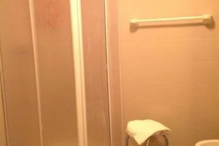 Room 7 of 15