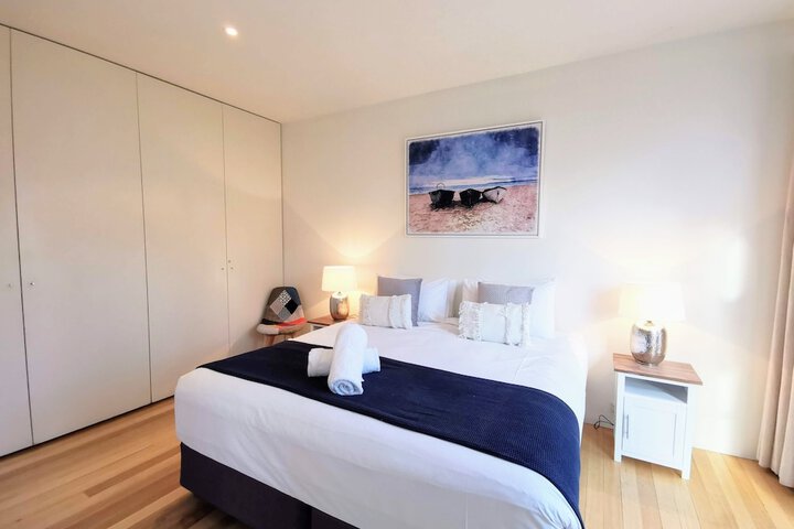 Room 2 of 19