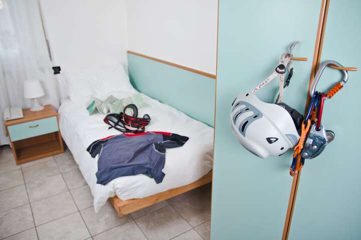 Room 11 of 64