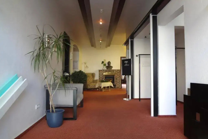 hotel_rooms