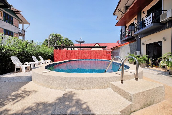 Pools & Facilities