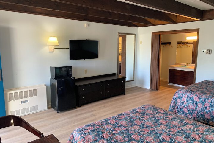 2 Queen Beds (3 of 11)