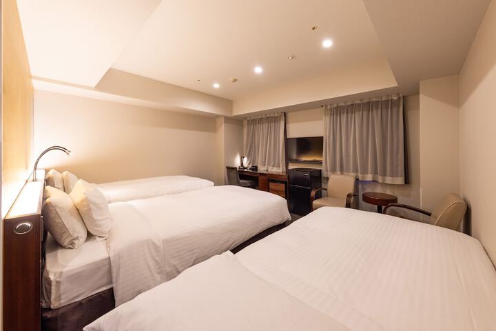 Room 25 of 43