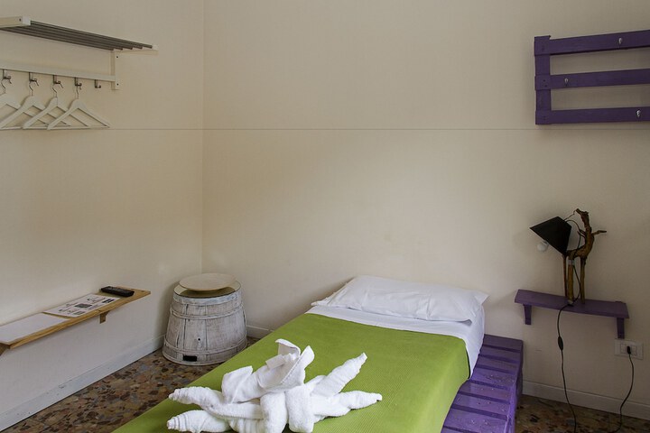 Room 18 of 23