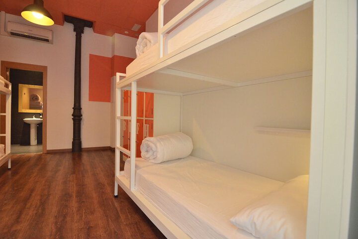 Room 25 of 53