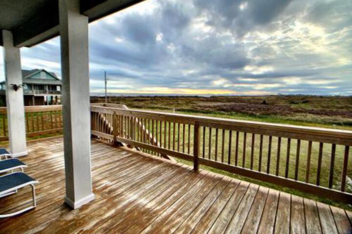 A Silver Lining 4 Br Home in Port Bolivar, TX