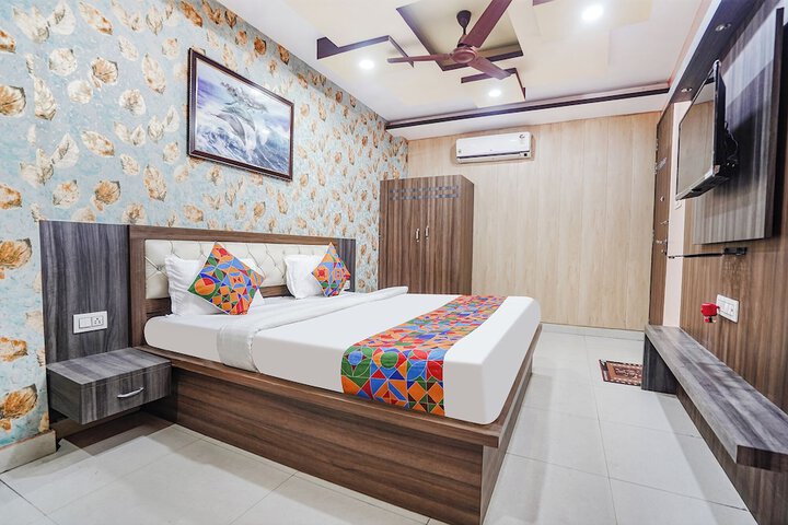 Room 9 of 22
