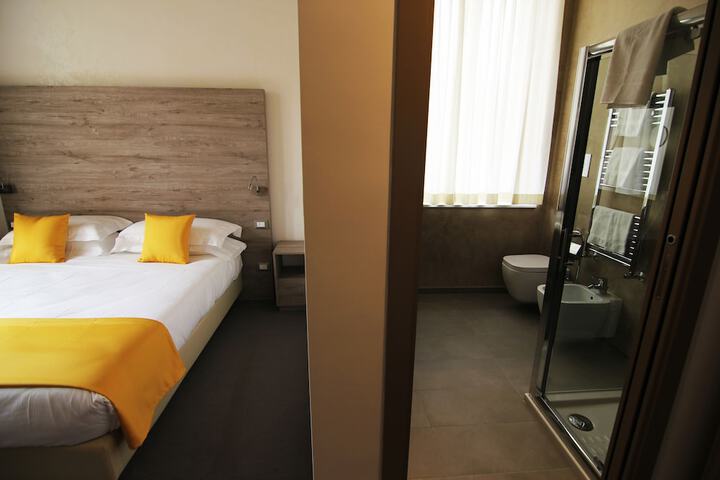 Room 5 of 34