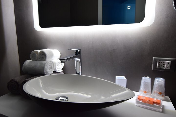 Room 42 of 51