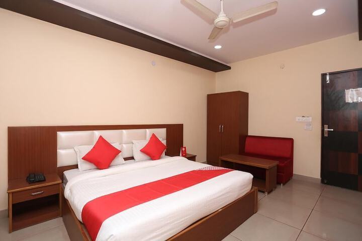 Room 18 of 29