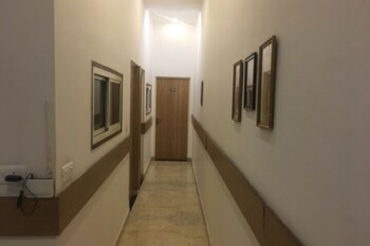 Ballroom/Hall 4 of 9