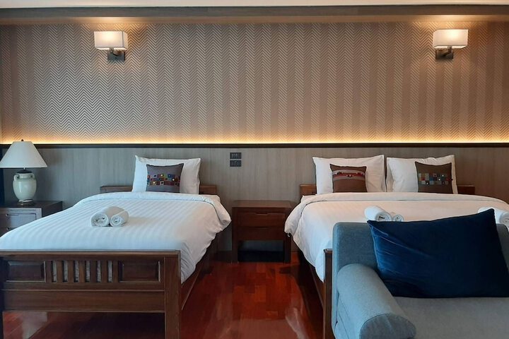 Room 33 of 172