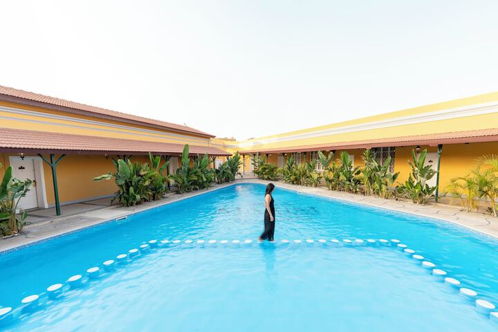 Pool 17 of 46