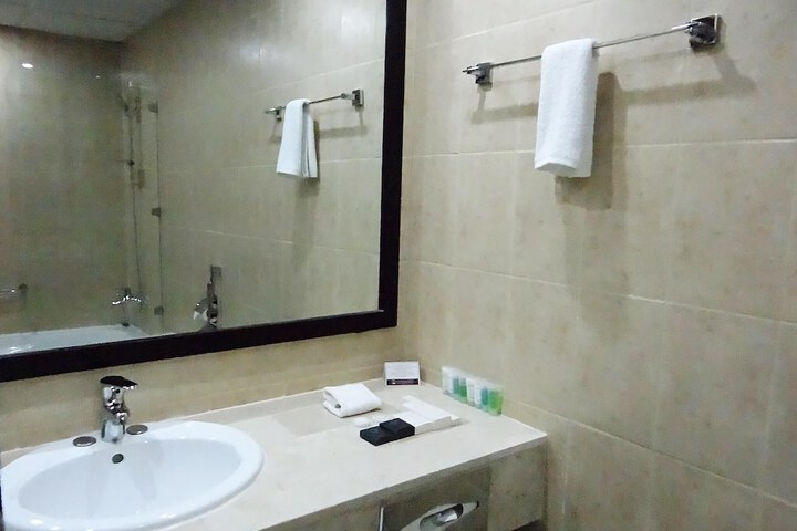 Room 6 of 58
