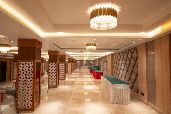 Ballroom/Hall 50 of 56