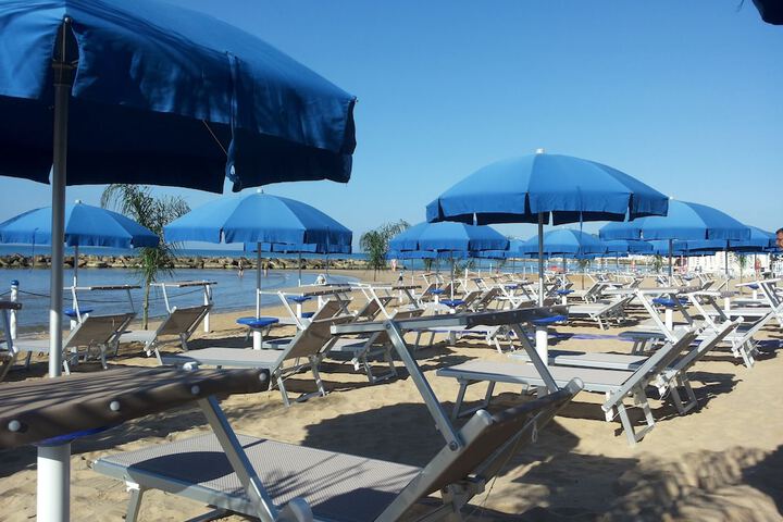 Beach 113 of 128