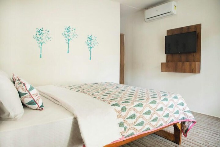 Room 4 of 15