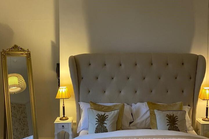 Room 13 of 40