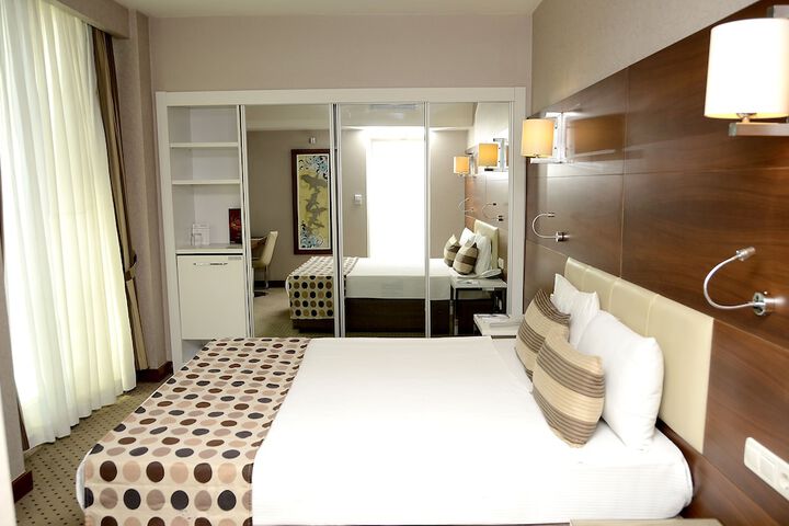 Room 8 of 47