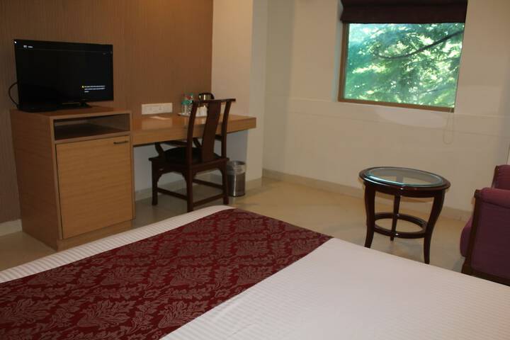 Room 4 of 34