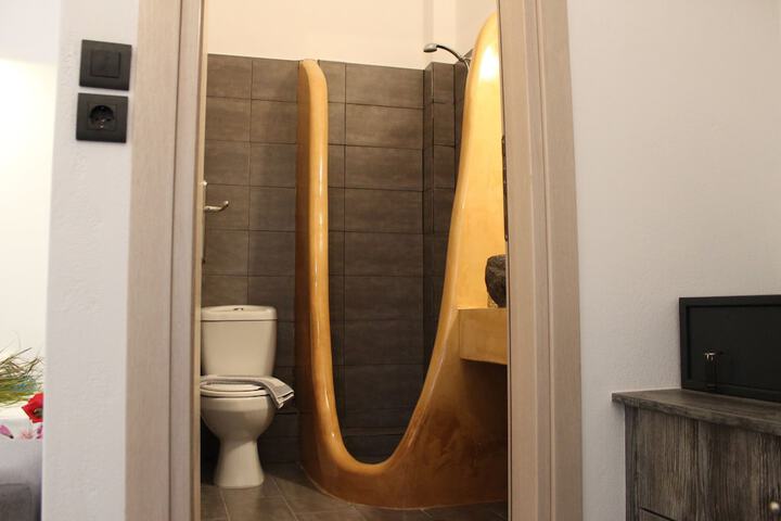 Room 14 of 23