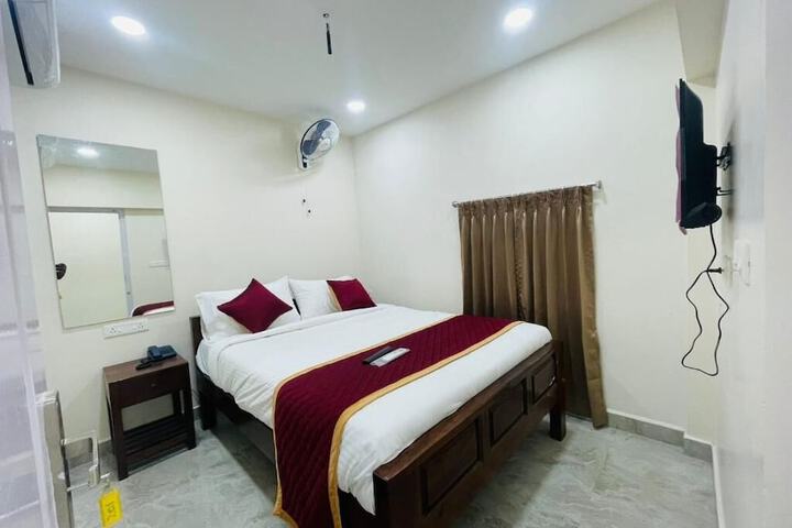 Room 4 of 6