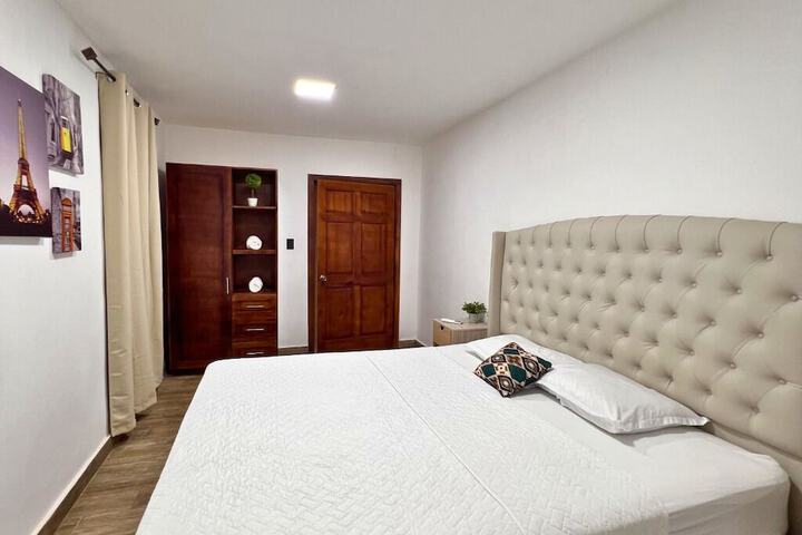 Room 3 of 108