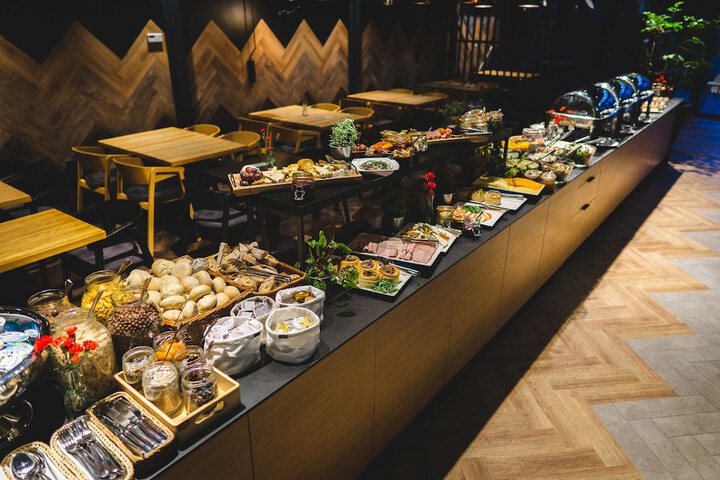 Dining 90 of 108