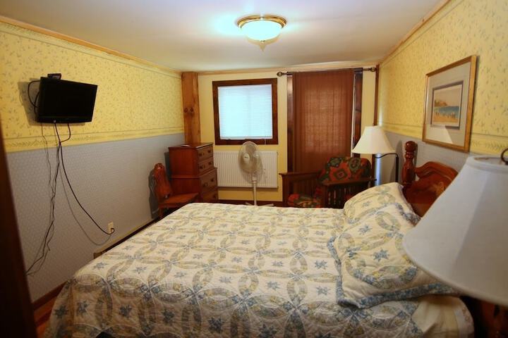 Room 18 of 165