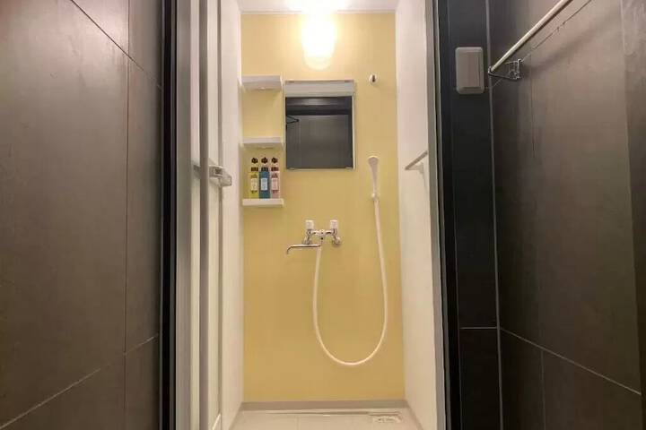 Room 23 of 40