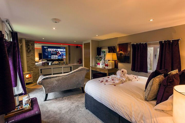 Room 26 of 390