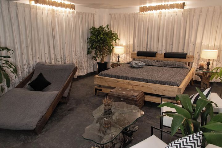 Room 27 of 41