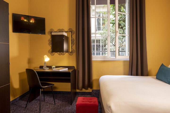 Room 15 of 60