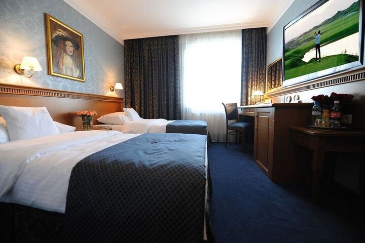 Room 42 of 86