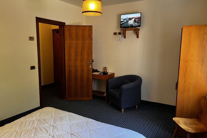 Room 22 of 65