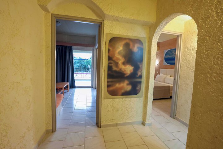 Room 25 of 69