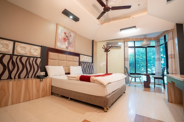 Room 35 of 65