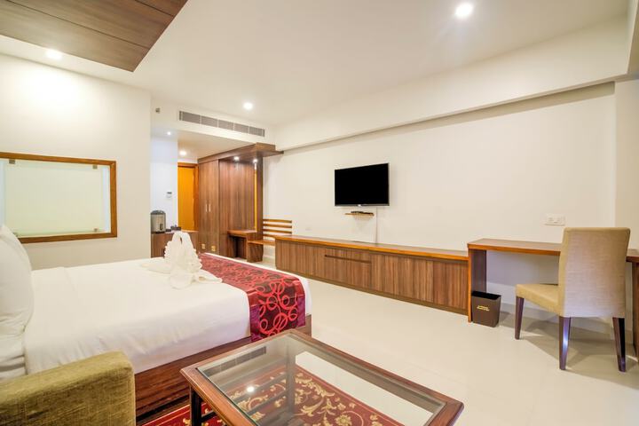 Room 15 of 36