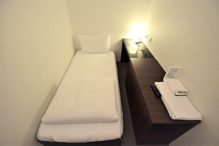Room 17 of 44