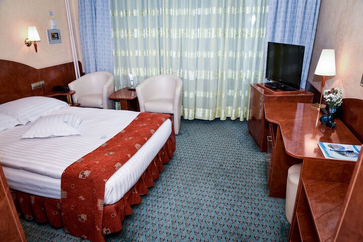 Room 11 of 27