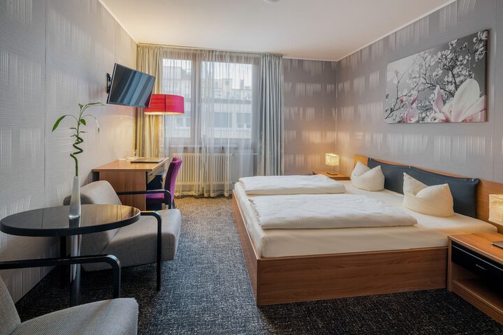 Room 32 of 64