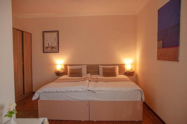 Room 2 of 75
