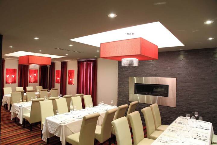 Ballroom/Hall 54 of 65