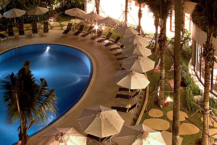 Hotel Pool